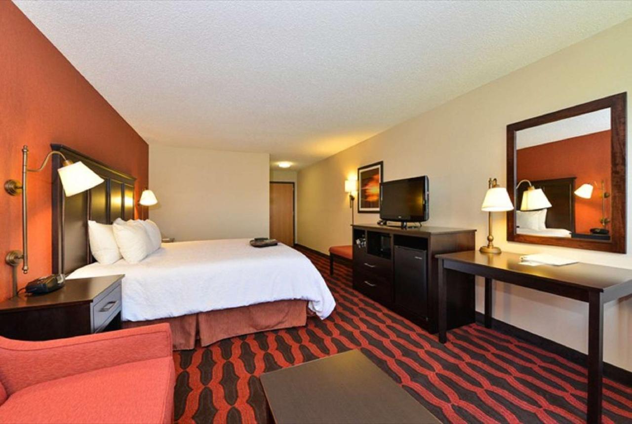 Hampton Inn Sturgis מראה חיצוני תמונה